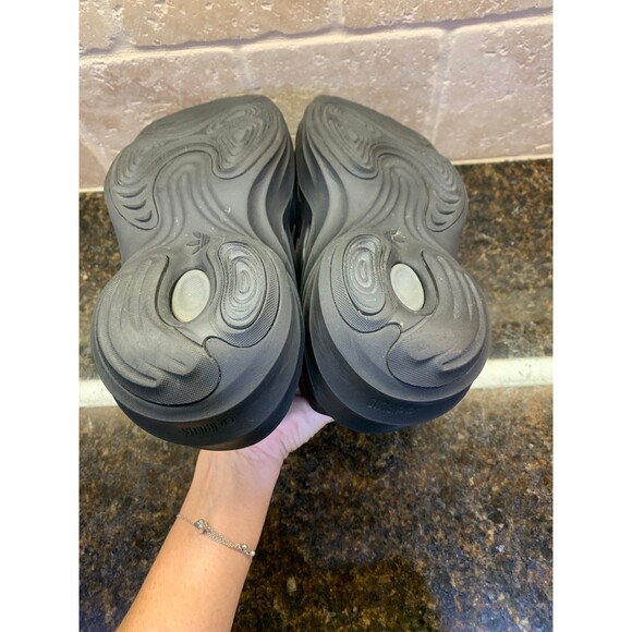 adidas adiFOM Q Yeezy Foam Runner Sneakers Black Carbon Gray M 5 W 7 EUC - Picture 12 of 12